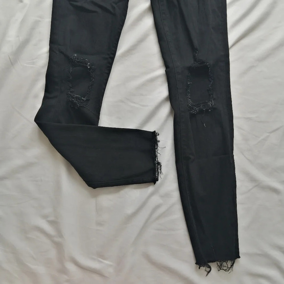 Frame Le Skinny De Jeanne Ankle Crop Jeans in Lord Noir Black Distressed 27 (4) - Picture 7 of 13